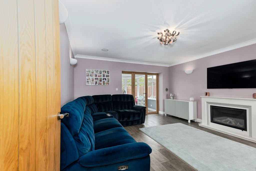Property photo 2 of 16 Pbox-Img.Jpg