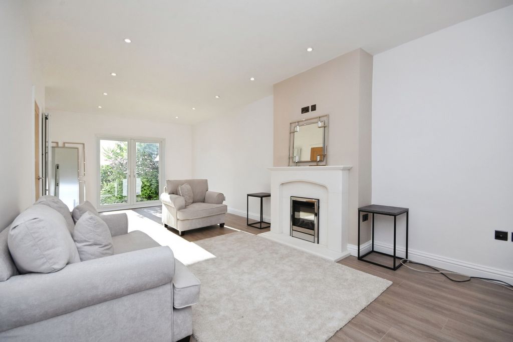 Property photo 2 of 14 Pbox-Img.Jpg