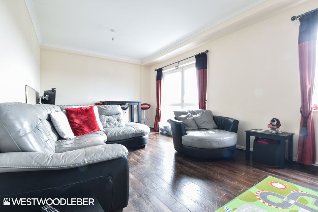 Property photo 2 of 11