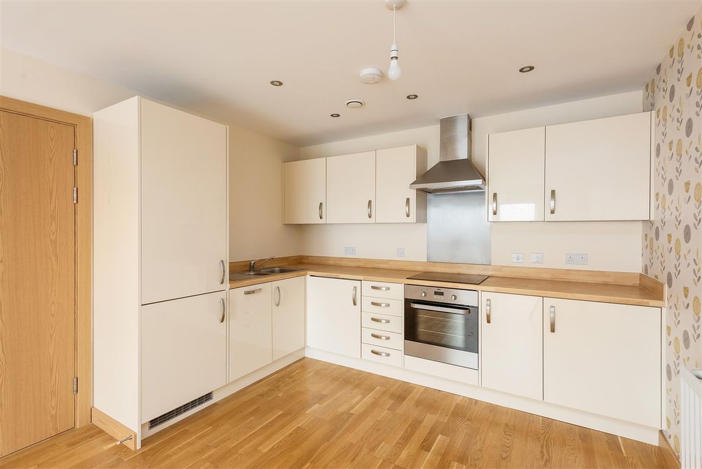 Property photo 3 of 12 Olympia Way, Whitstable