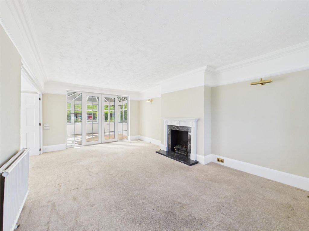 Property photo 3 of 20 Cam01563G0-Pr0236-Still006.Jpg