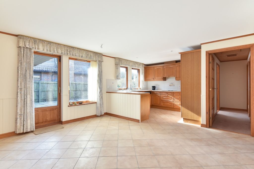 Property photo 2 of 17 807665