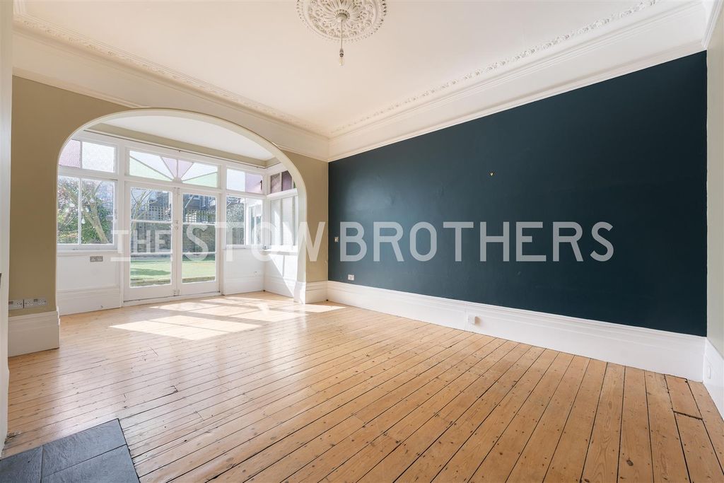 Property photo 2 of 37