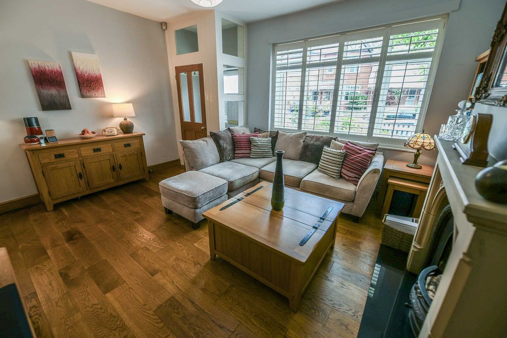 Property photo 3 of 14 Sitting Room