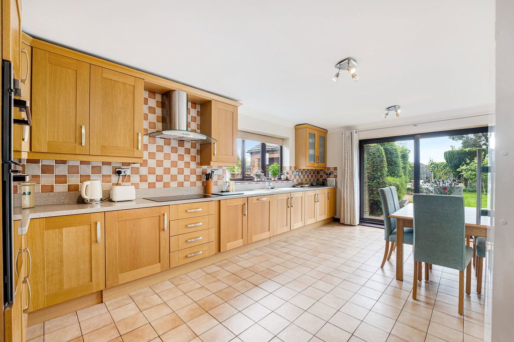 Property photo 2 of 66