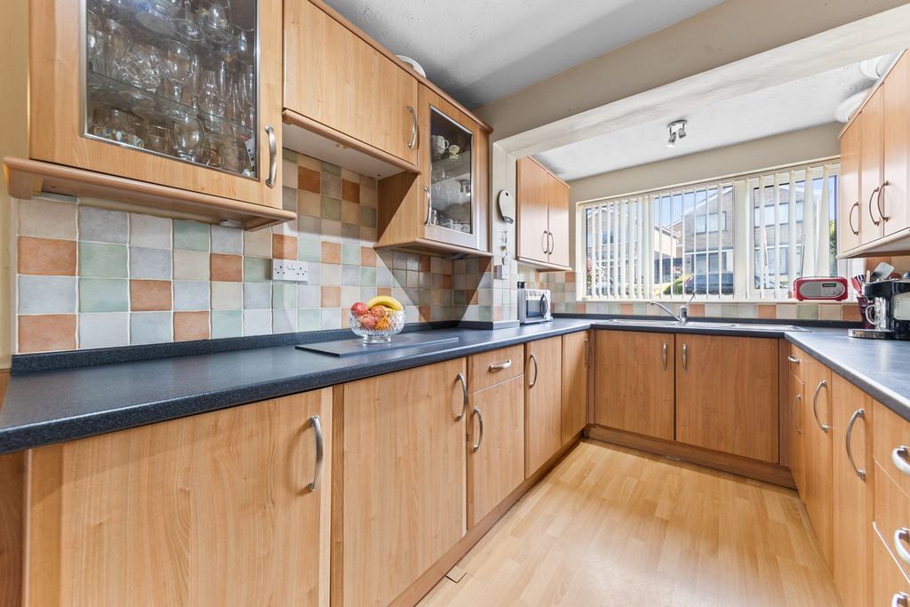 Property photo 3 of 37