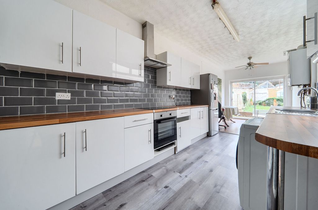 Property photo 3 of 14 1339844-9-689c713...