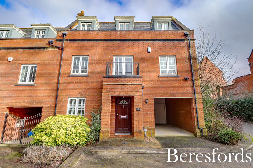 Property photo 1 of 17 Front