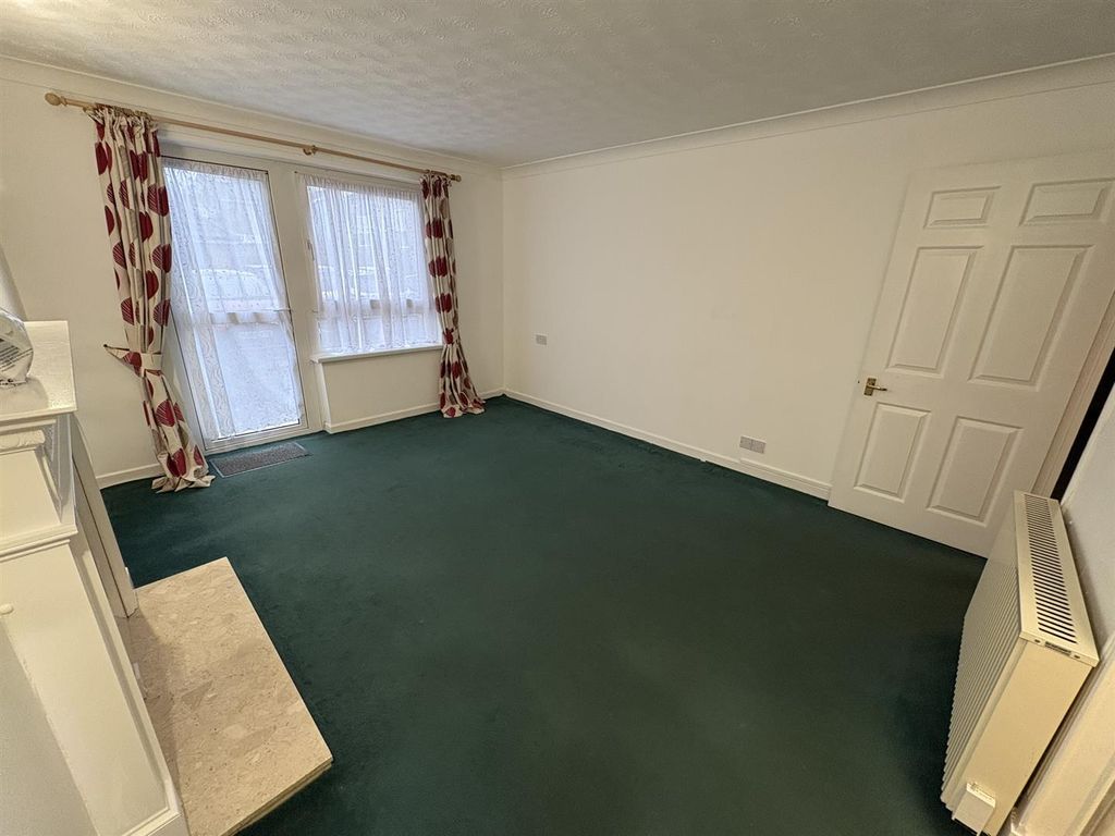 Property photo 3 of 8 Img_2658.Jpeg