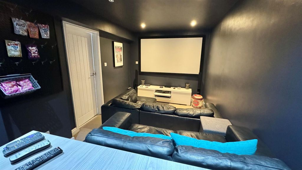 Property photo 2 of 21 16.Jpg