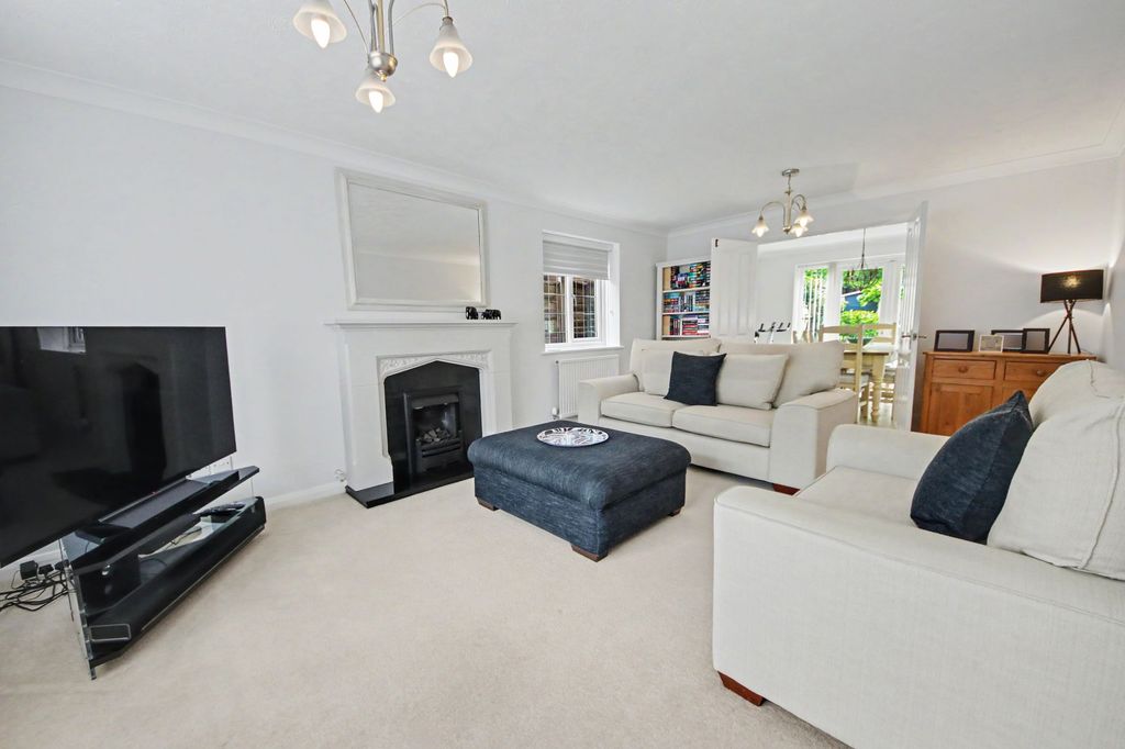 Property photo 3 of 18