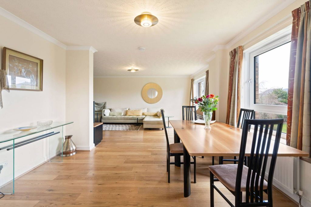 Property photo 2 of 23