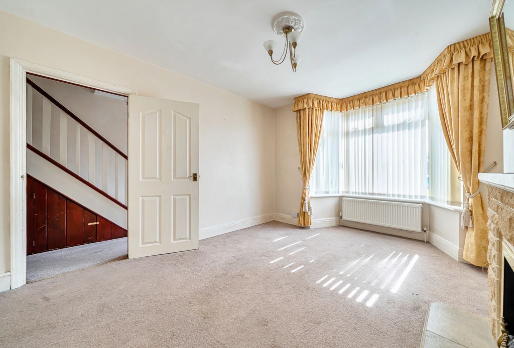 Property photo 3 of 20 1440446-9-69d8Df1...