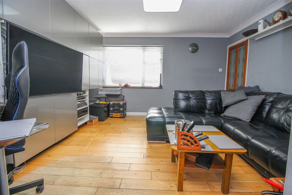 Property photo 3 of 11 Img_9504.Jpg