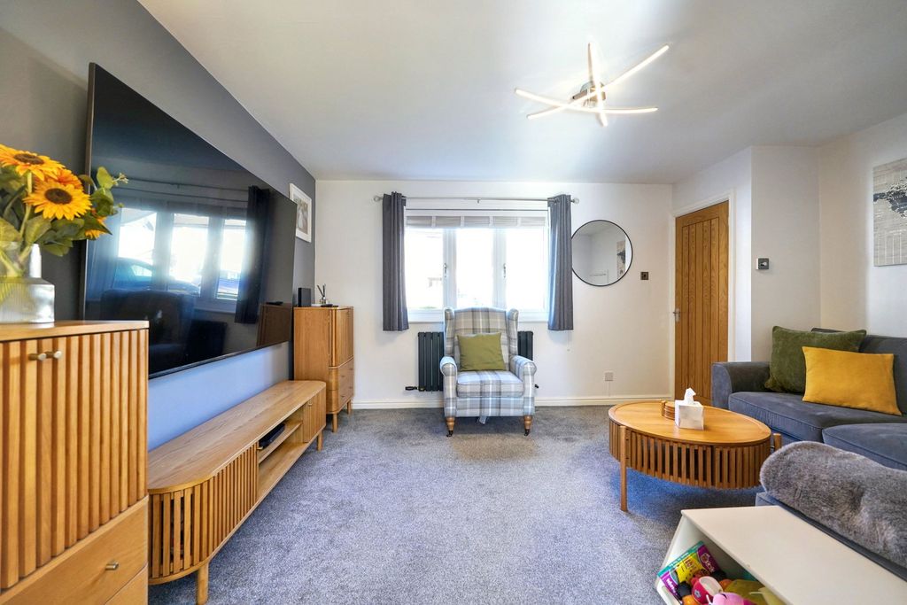 Property photo 3 of 21