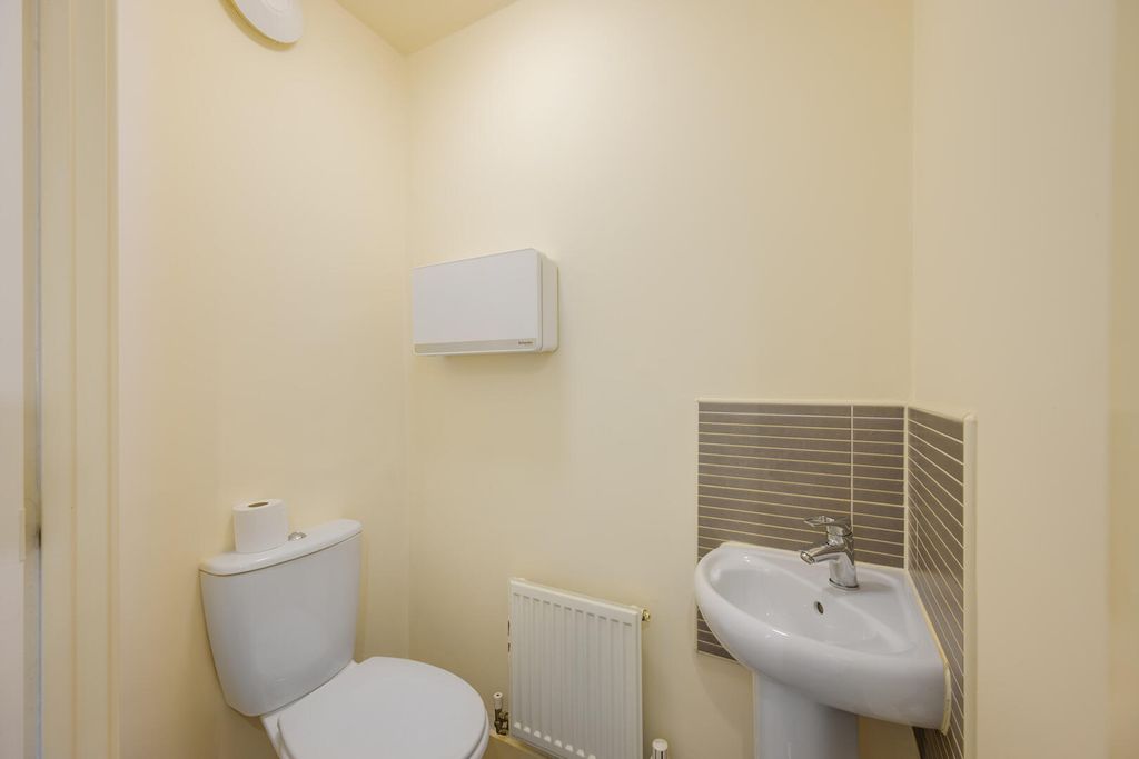 Property photo 3 of 16 WC