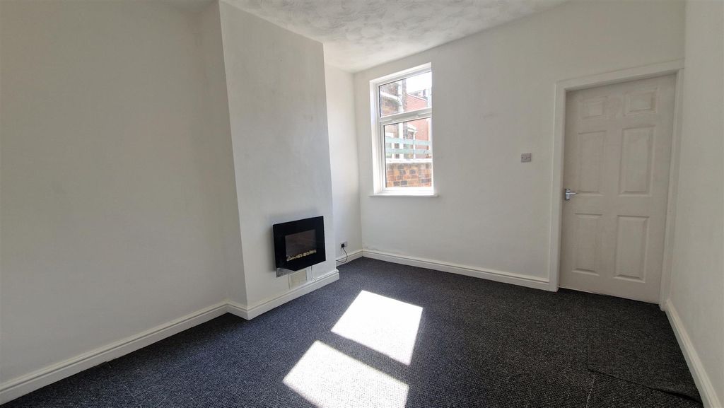 Property photo 2 of 7 Second Lounge