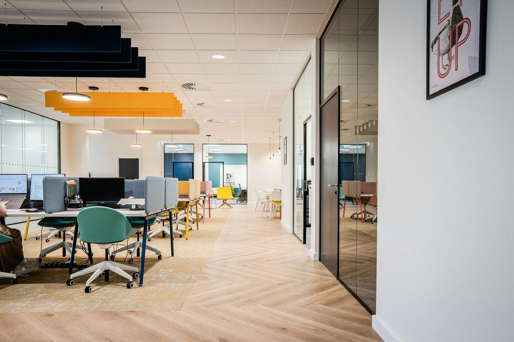 Property photo 3 of 12 Co-Working 3.Jpg