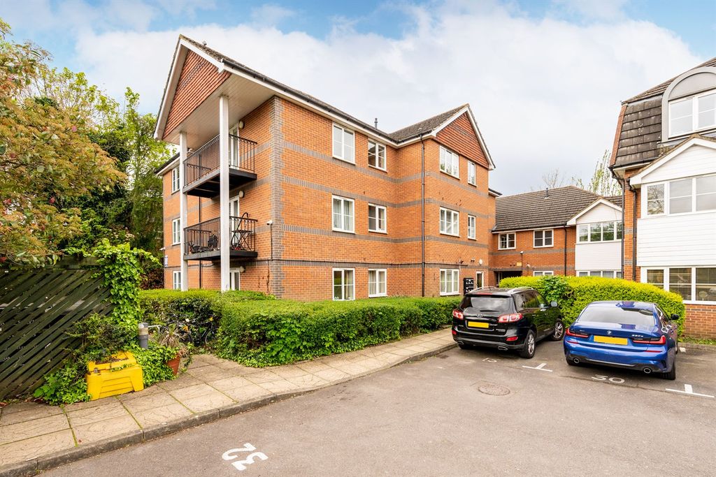 Property photo 1 of 11 (Main)