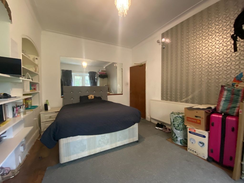 Property photo 2 of 8 2721592