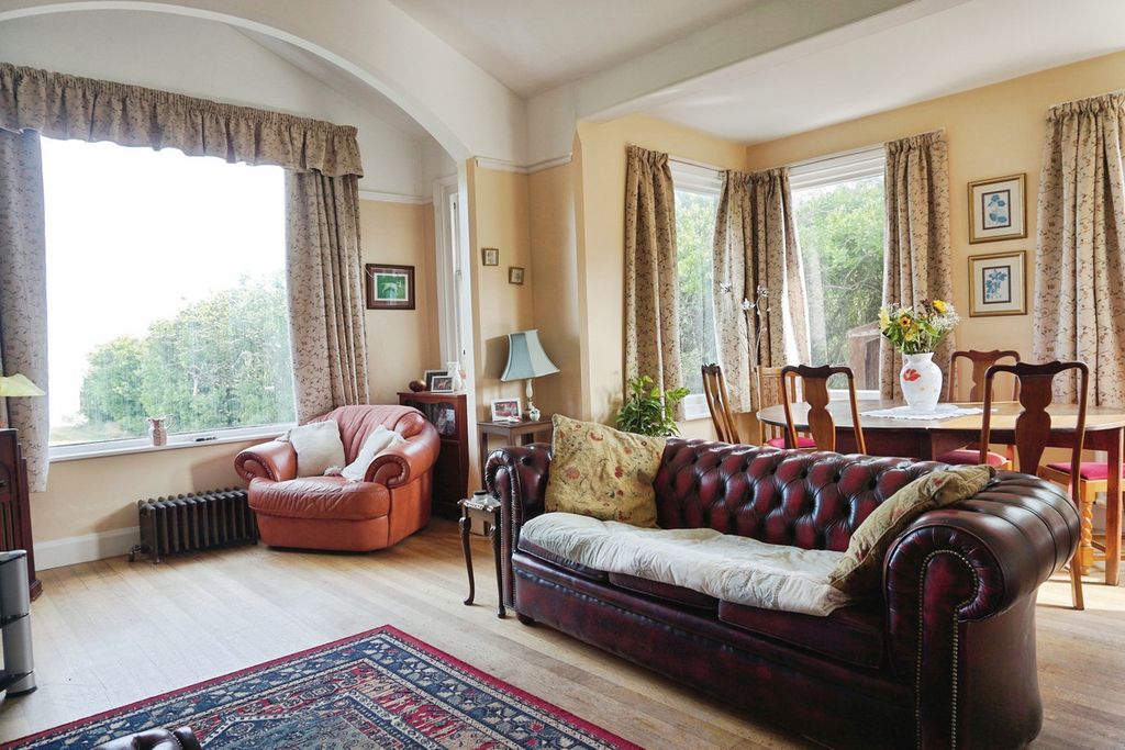 Property photo 3 of 21