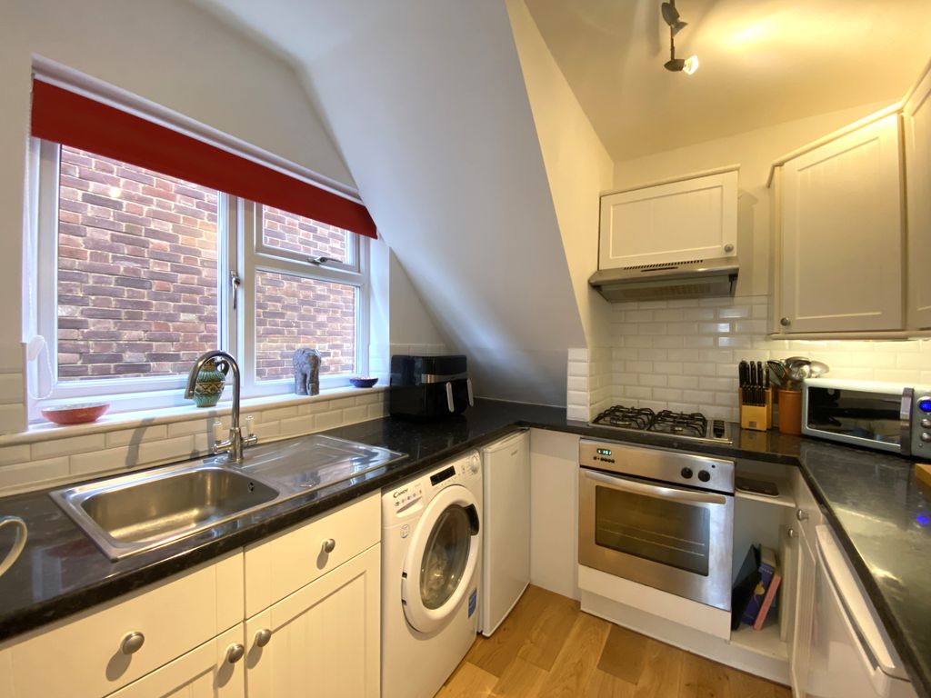 Property photo 2 of 14 Kitchen