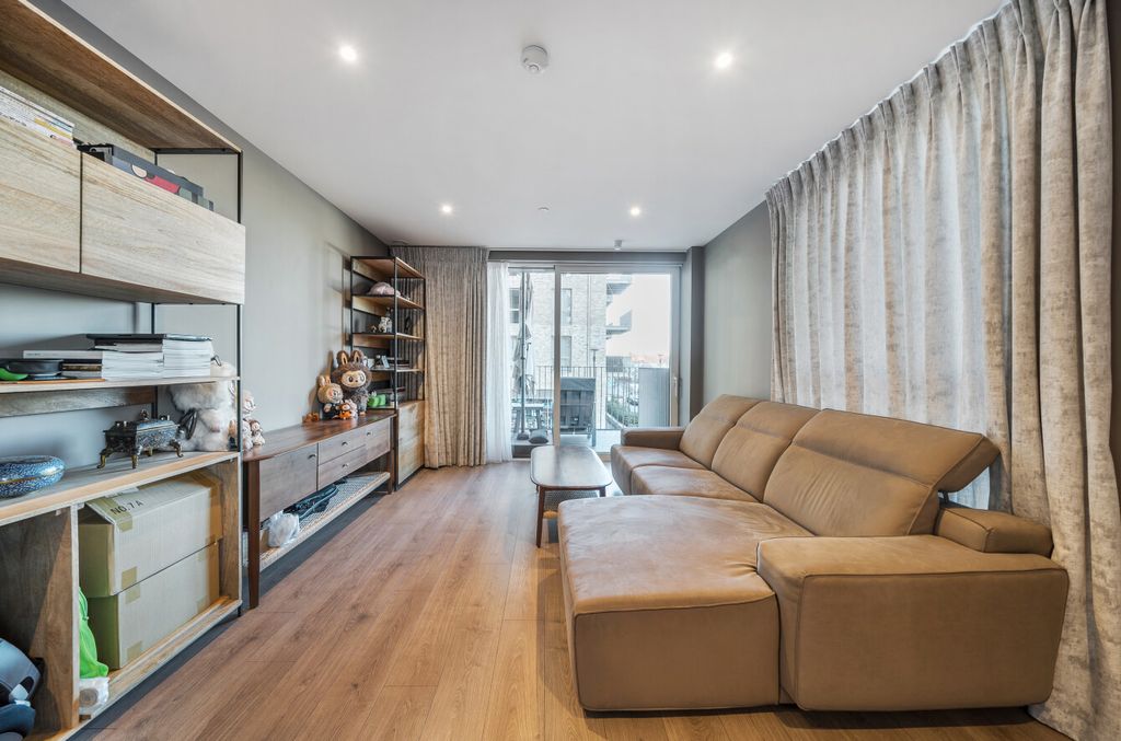 Property photo 3 of 20 1384824-3-6926F19...