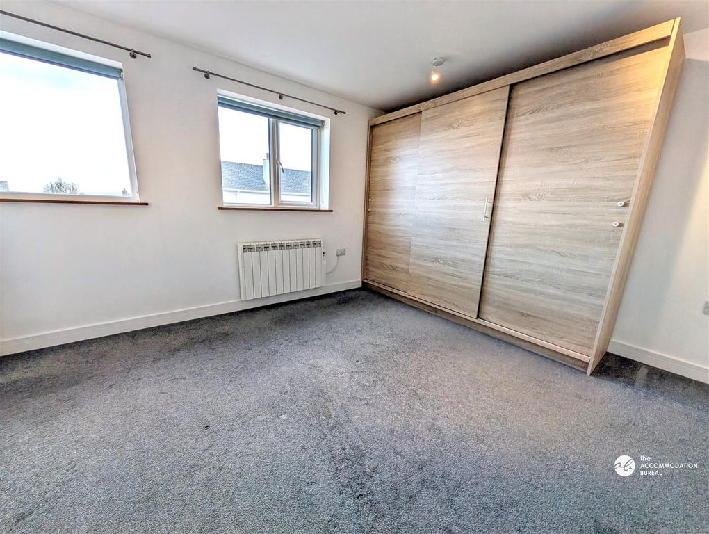 Property photo 2 of 20 Main Bedroom