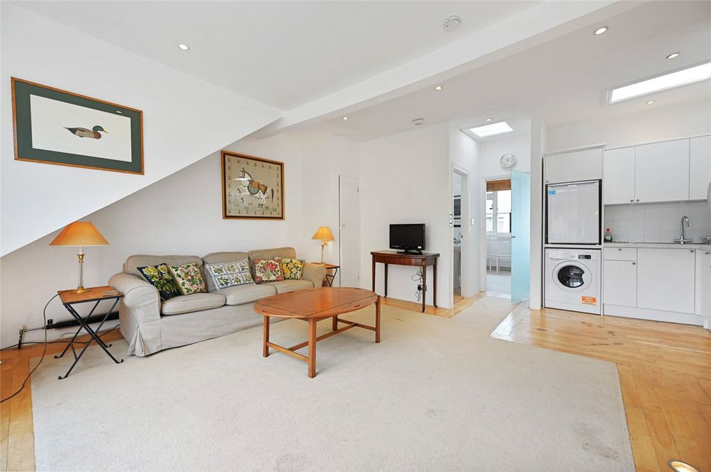 Property photo 3 of 11 Picture No. 23