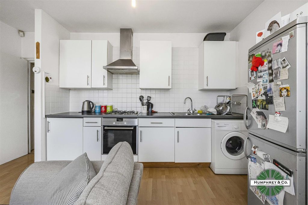 Property photo 2 of 12 Flat C 9 Exmouth Street -010.Jpg