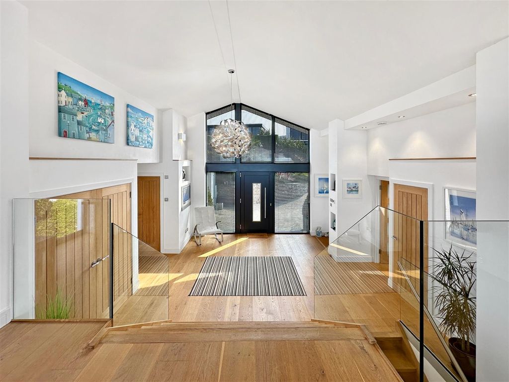 Property photo 3 of 35 Entrance Hall.Jpg