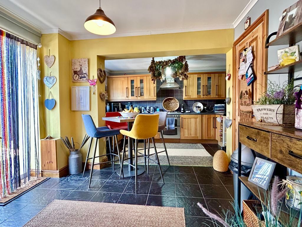 Property photo 3 of 16 Kitchen/Dining Room