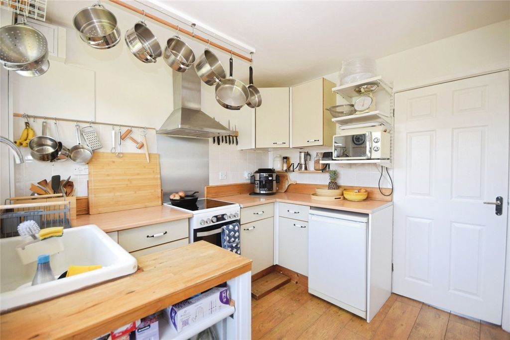 Property photo 2 of 22 Picture No. 33