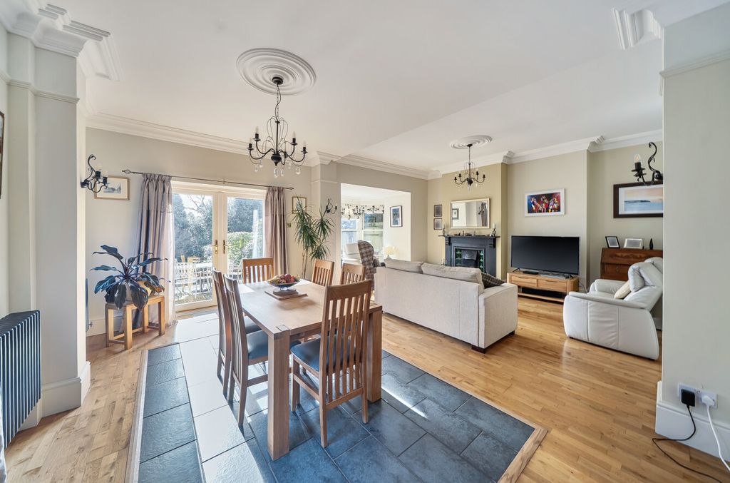 Property photo 3 of 13 1416333-12-699364...