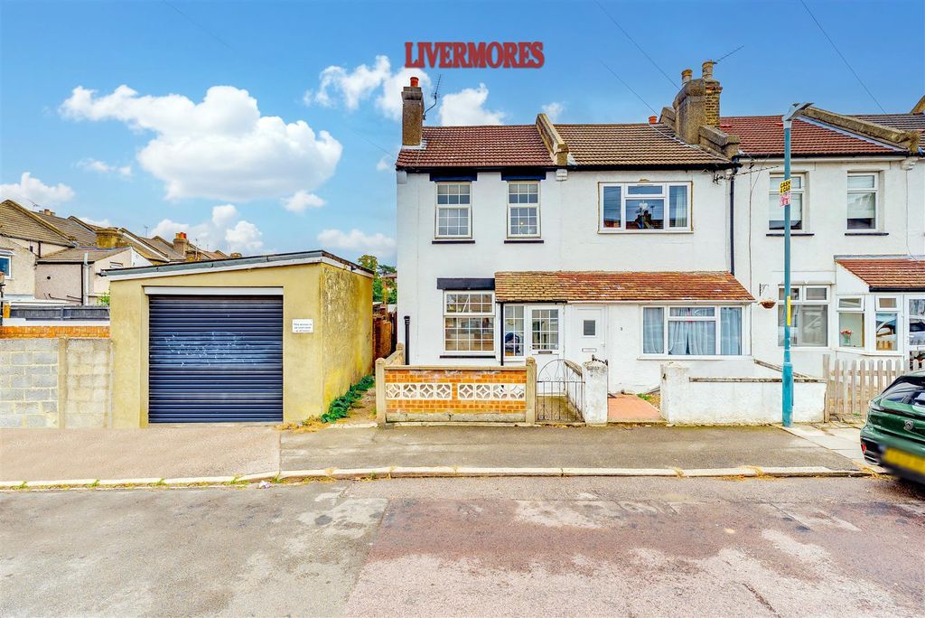 Property photo 1 of 23 A7S01429Hdrdo.Jpg