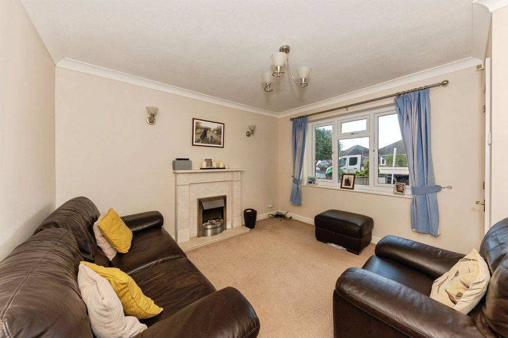 Property photo 2 of 13