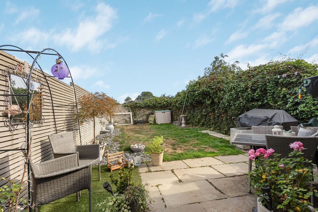 Property photo 2 of 17 Photograph 11