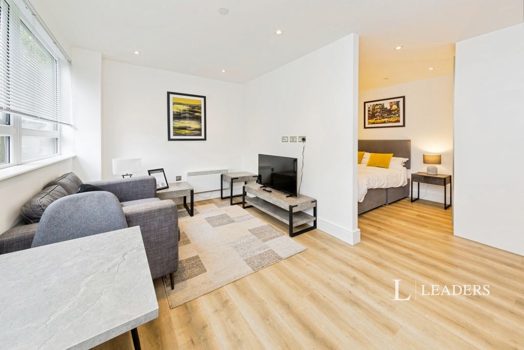 Property photo 3 of 15 Pbox-Img.Jpg