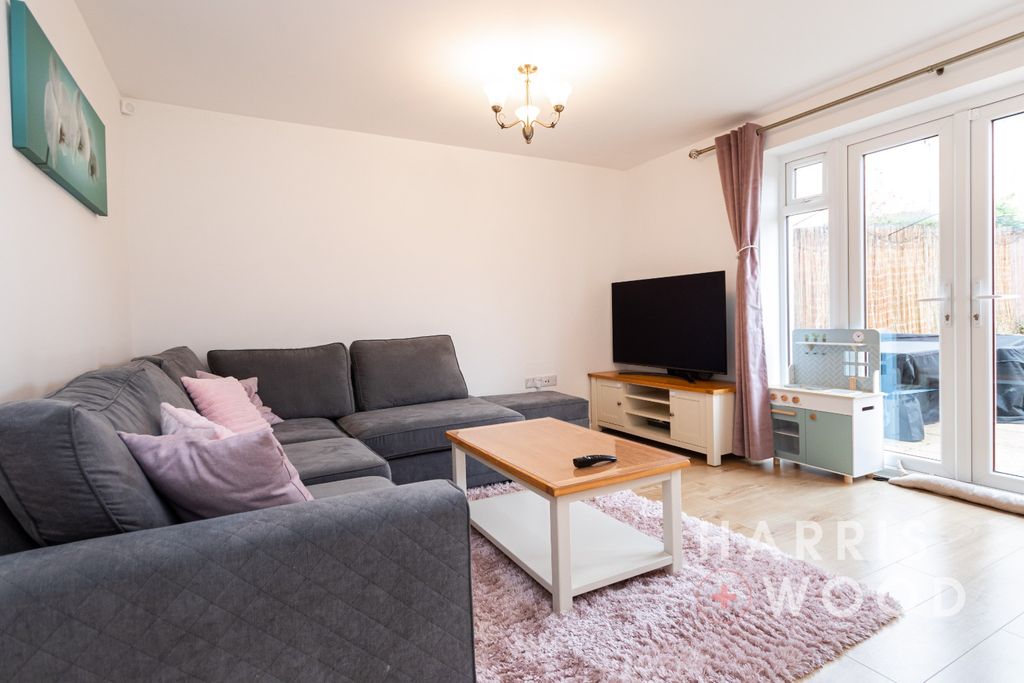 Property photo 3 of 17 40480612