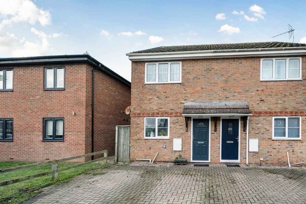 Property photo 1 of 18 1408984-22-698F56...