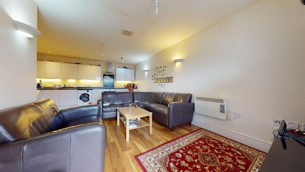 Property photo 3 of 16 10007.Jpg