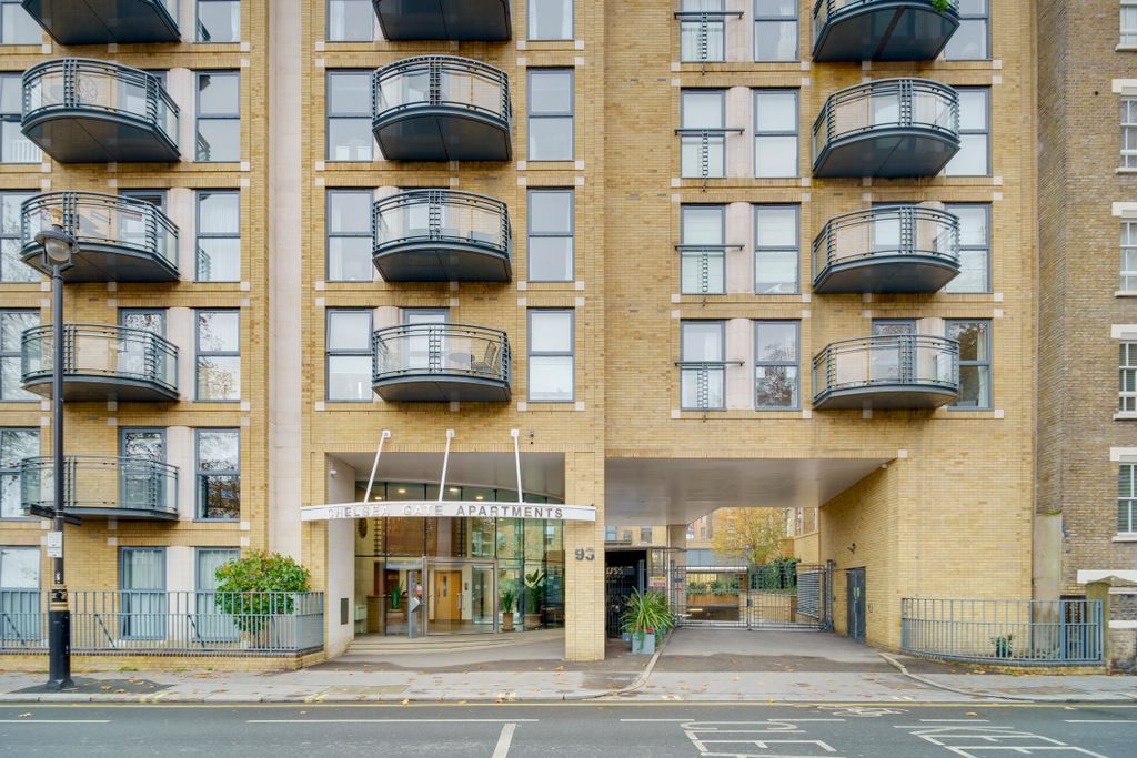 Property photo 2 of 12 15