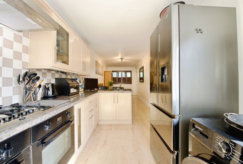 Property photo 3 of 16