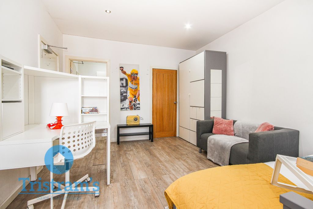 Property photo 3 of 6 Img_4199