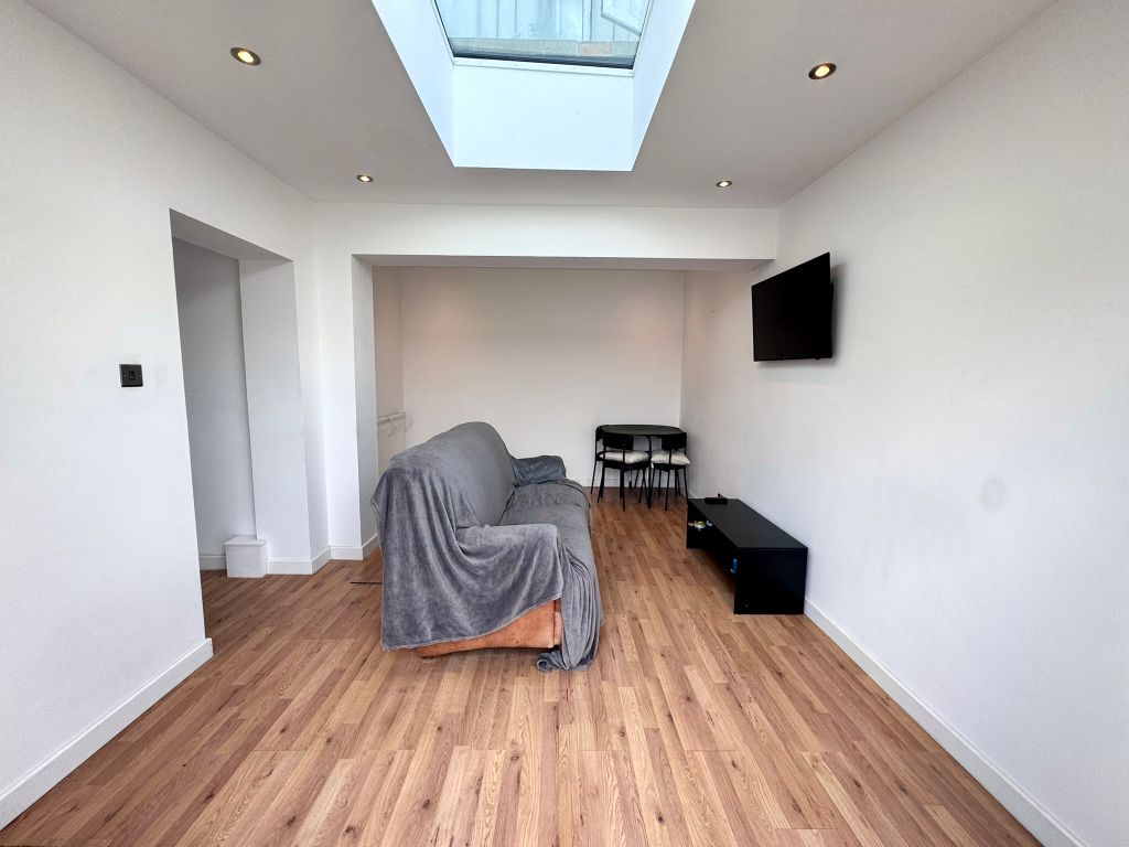 Property photo 3 of 11 Living Room