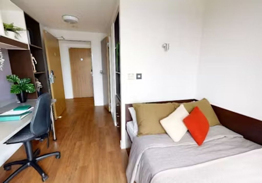Property photo 1 of 29