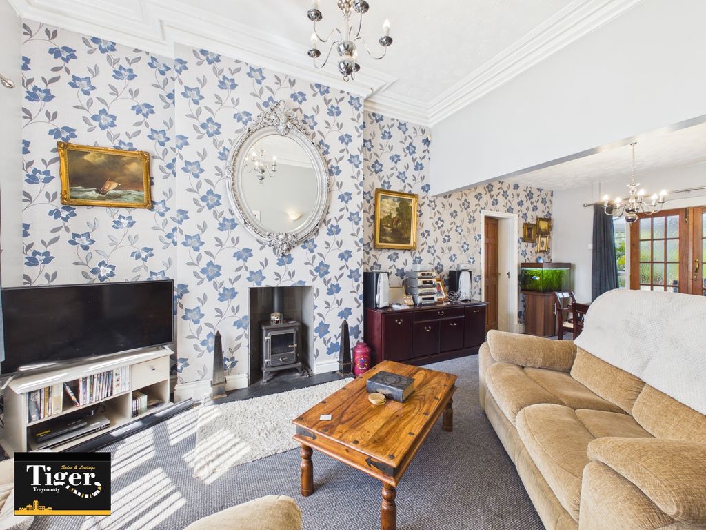 Property photo 2 of 32 Cam03440G0-Pr0662-Still025