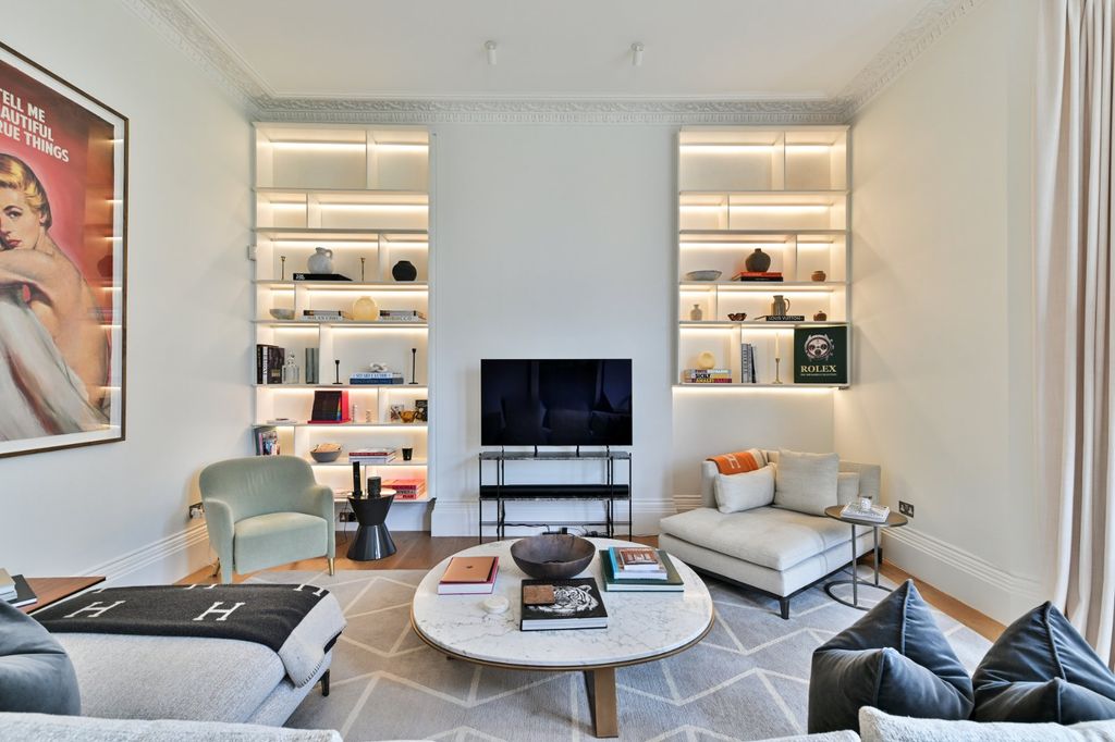 Property photo 3 of 23 Reception Room