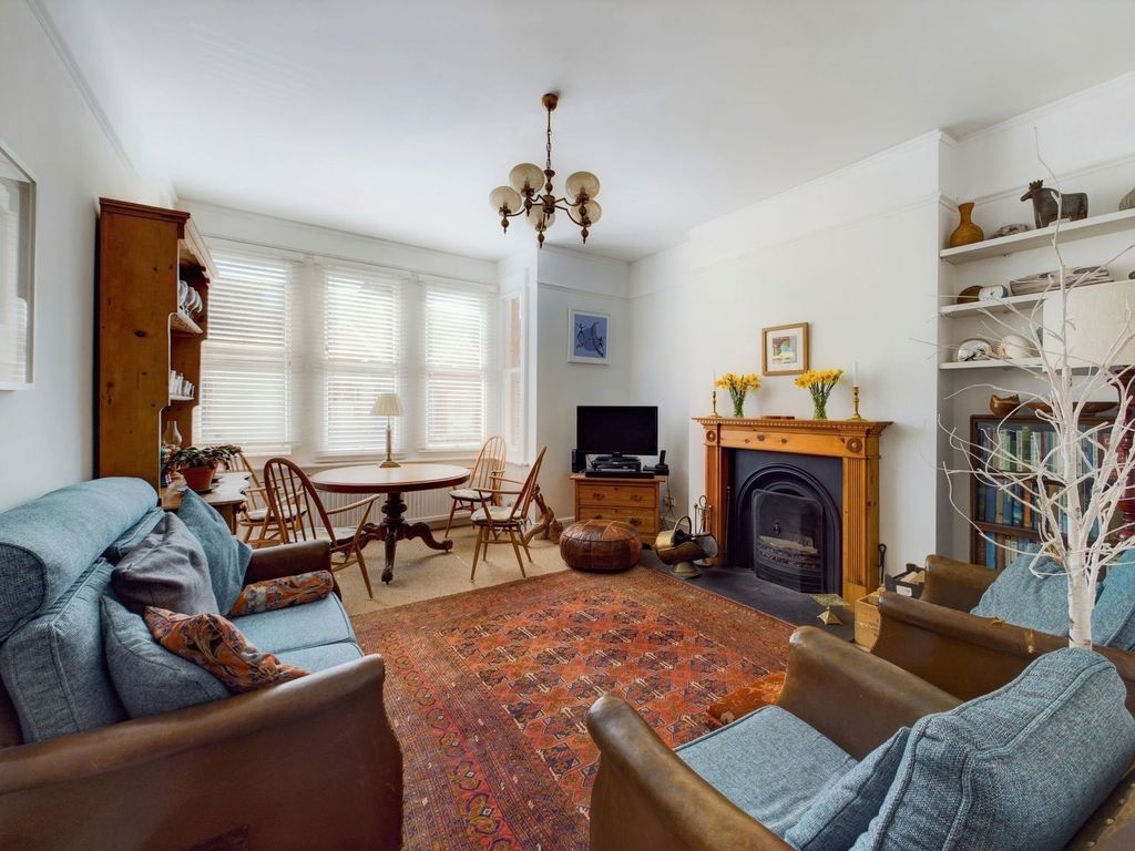 Property photo 2 of 21