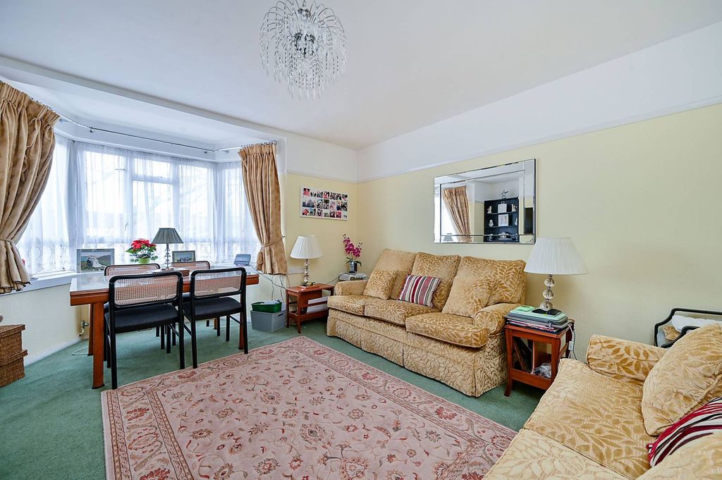 Property photo 1 of 9